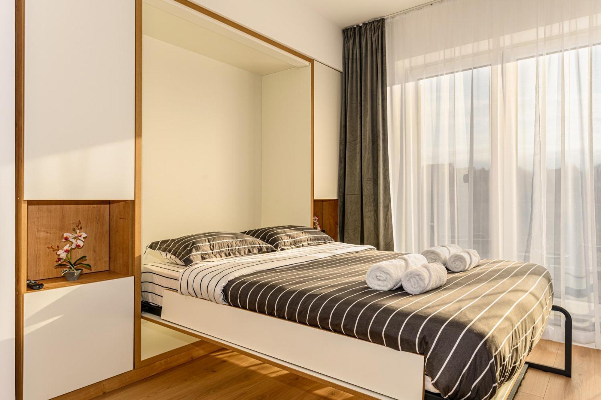 Luxury Landing Apartments Complex Qualis Braşov Buitenkant foto