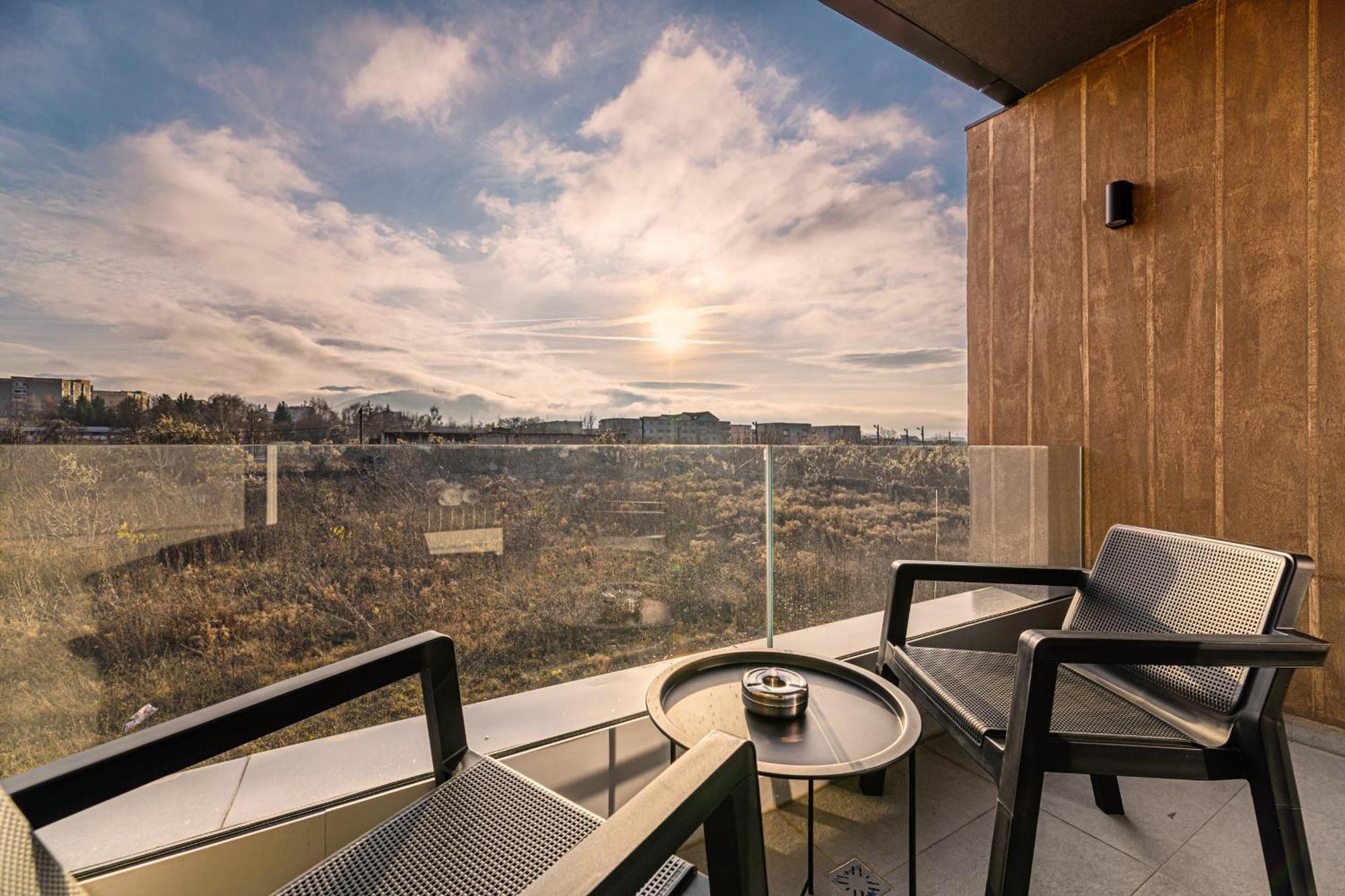 Luxury Landing Apartments Complex Qualis Braşov Buitenkant foto