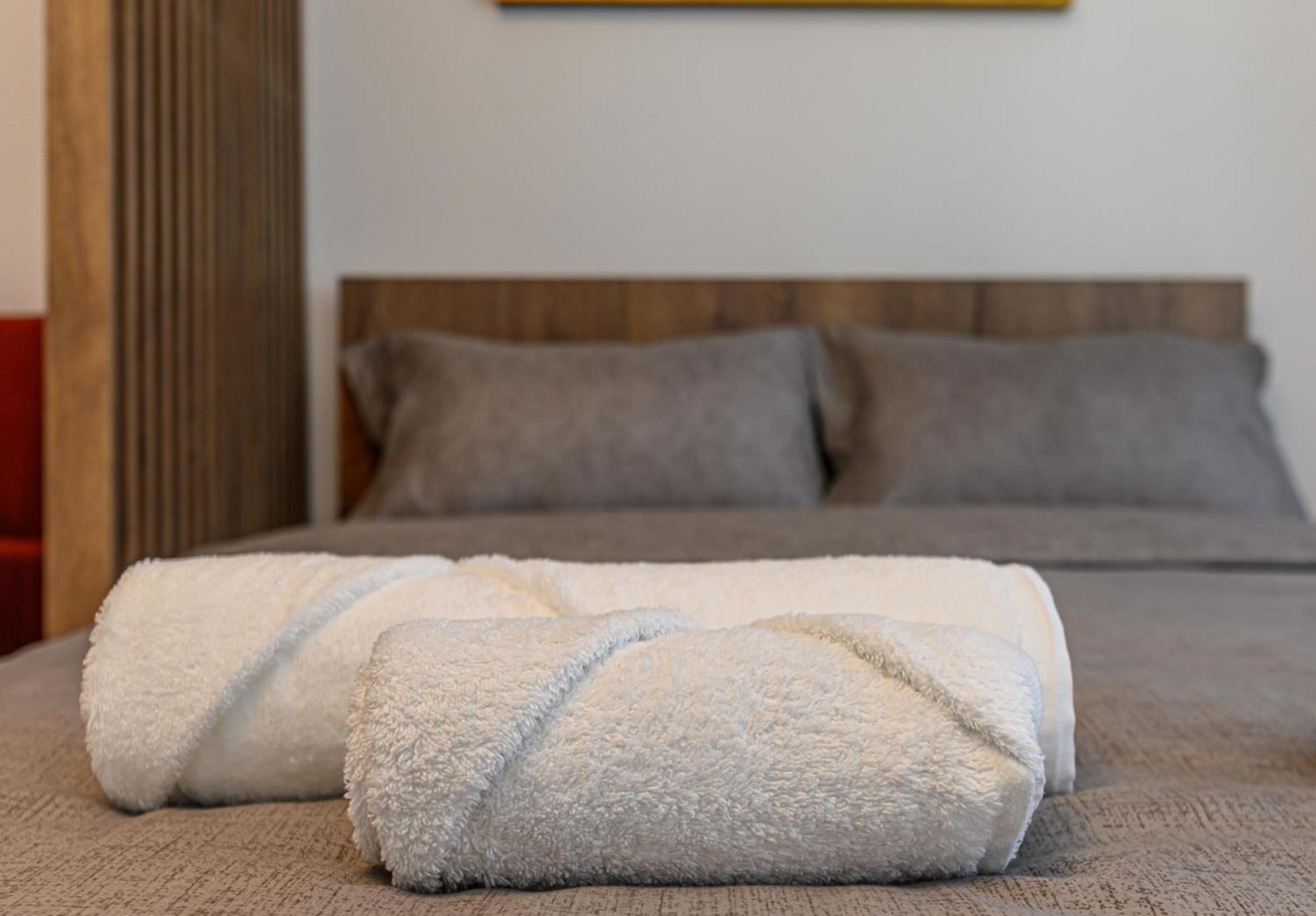 Luxury Landing Apartments Complex Qualis Braşov Buitenkant foto