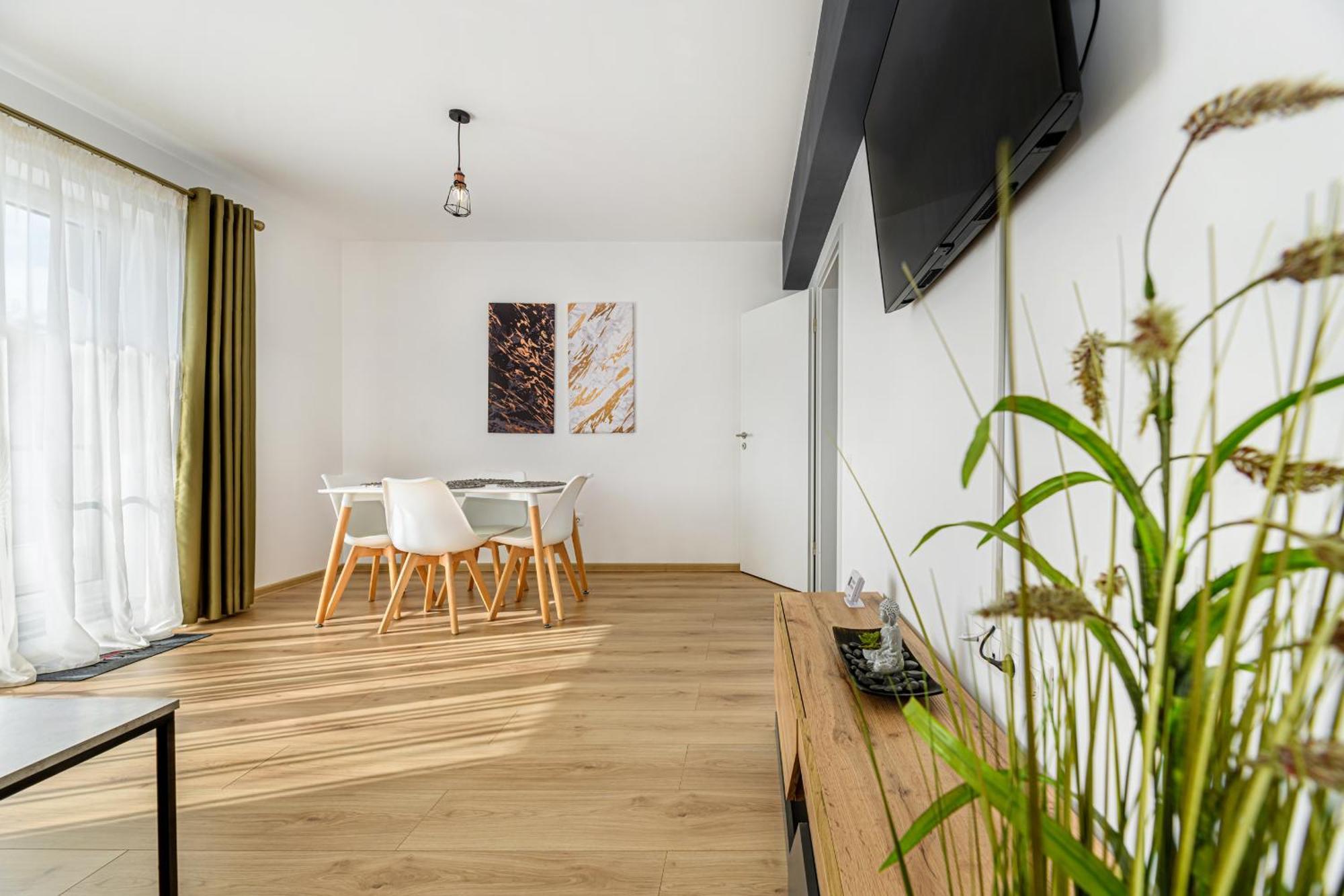 Luxury Landing Apartments Complex Qualis Braşov Buitenkant foto